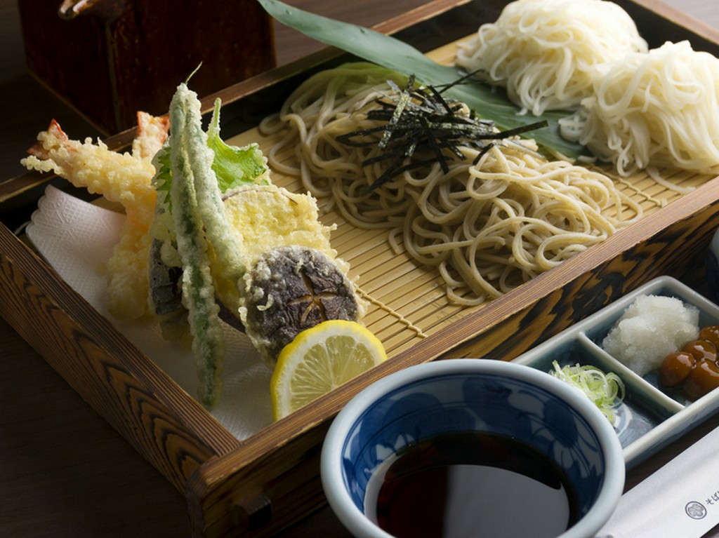 山形産「でわかおり」を中心とした純国産そば