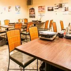 明るく落ち着いた雰囲気のなか、くつろぎの時間を過ごせます