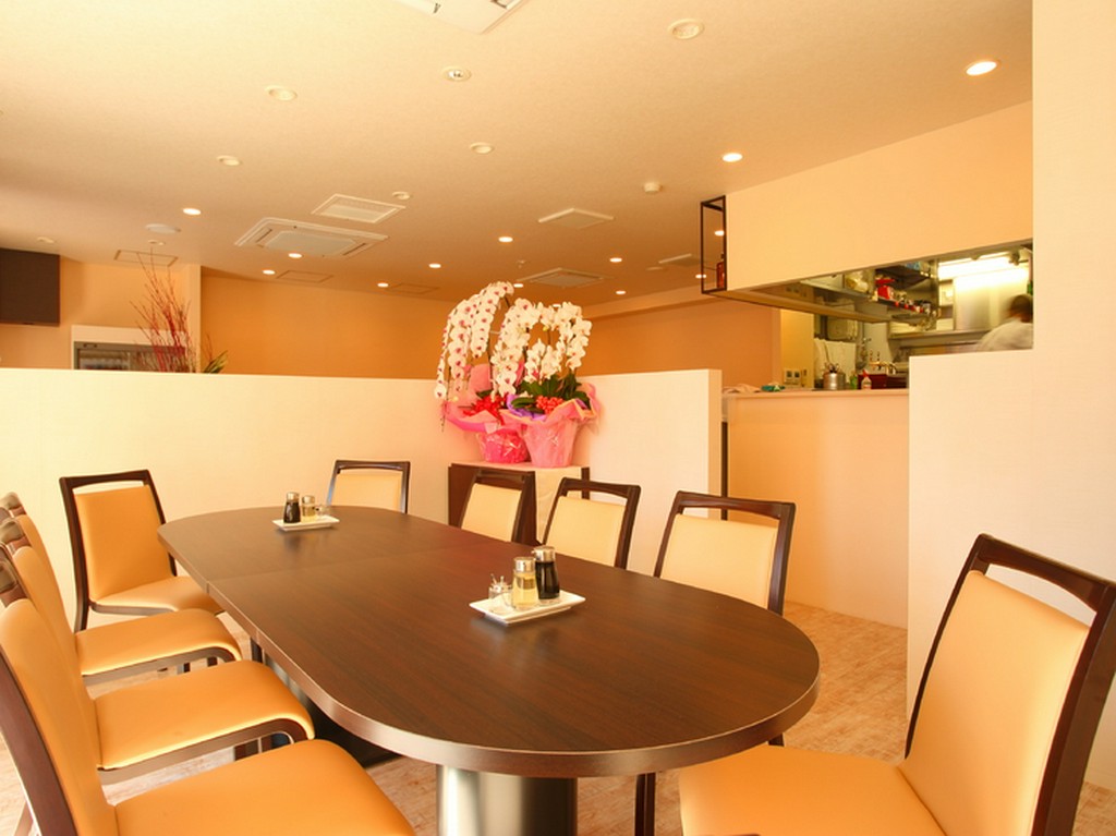 お一人様からグループまでいろいろなお席をご用意