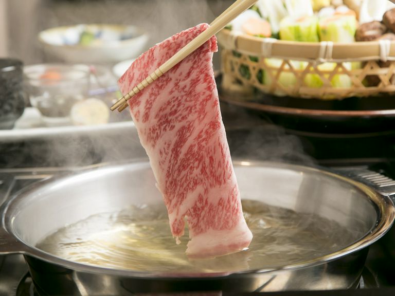 完全個室で静かにゆっくりと、厳選された神戸牛を味わって