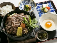 高価な神戸牛をお手頃な価格で楽しめる、お得なランチ膳です。神戸の街に来た記念に味わって行ってください