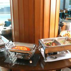 動きやすさを考えてつくられた、くつろげる店内