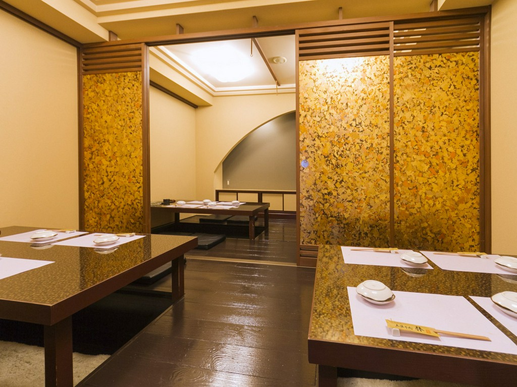 くつろげる掘りごたつの座敷は最大20名まで利用できます
