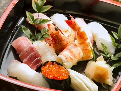 お料理7品、2時間飲み放題付、2名様〜の御宴会コースございます