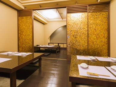 広々とした掘りごたつの座敷は、最大20名まで対応できます。