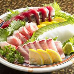 その日の鮮魚の『刺身盛合せ』は１人前からでもお願いできます