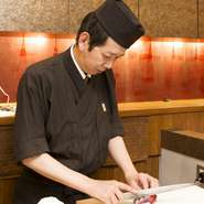 寿司や刺身だけでなく、黒毛和牛のステーキや、もち豚のトンカツや唐揚げなどメニューのラインナップを増やし、飽のこない料理をお出し、お客様に喜んでいただけるよう日々努力して行きたいと考えています。