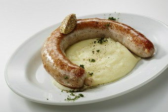 ワインが進む、噛むほどに旨味あふれる『自家製ソーセージ』