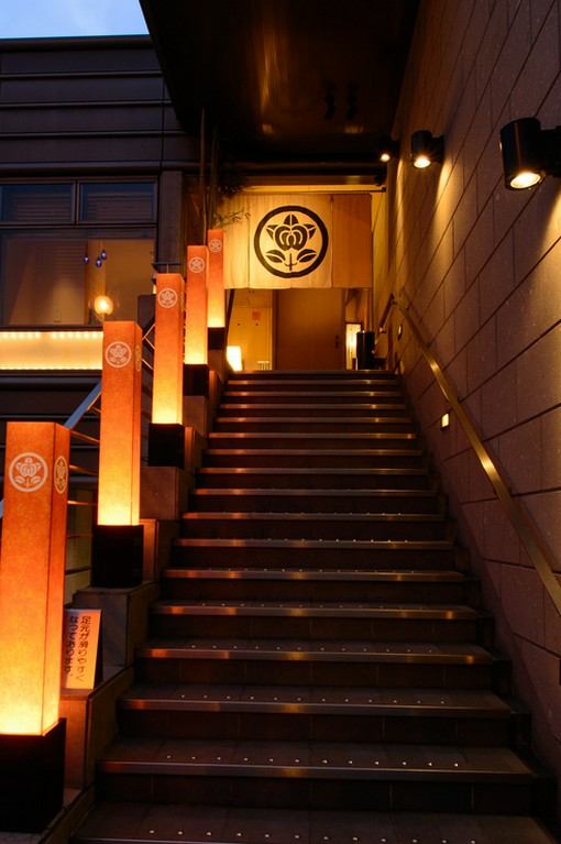 長寿の郷・沖縄の泡盛と小樽の地酒がそろっている