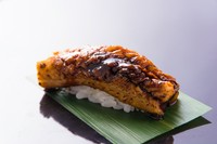 外はカリカリ、中はフワフワの穴子です。香りも旨味も豊かな味わいは、絶対食べてほしいです！