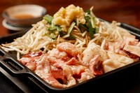 ホルモン焼き(白)　〆のうどん付