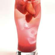 いちご×クランベリーで広がる甘酸っぱさ♪