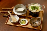 ・白米釜飯
・もつ鍋(醤油or味噌)
・小鉢
・お漬物