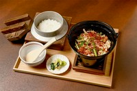 ・白米釜飯
・もつ焼き
・小鉢
・お漬物