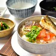 ・鮎釜飯
・小鉢
・お吸い物
・お漬物
