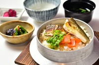 ・鮎釜飯
・小鉢
・お吸い物
・お漬物
