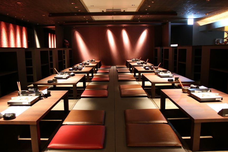 宴を賑やかに演出する「ステージ」を完備