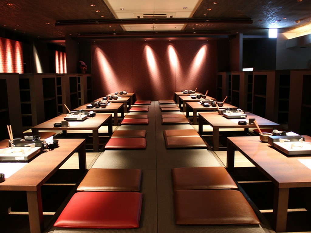 宴を賑やかに演出する「ステージ」を完備