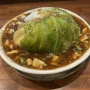 あったかサラダ。
この濃い味がくせになる。
お酒にもあうとまらない一皿！