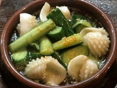 野菜、肉、魚介の旨味が溶け込んだ『やどり木アヒージョ』　No1