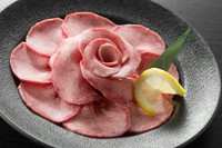 上質な肉質と旨みはまさに焼肉の花

※写真は3人前