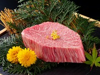 お肉の神髄を味わえる究極の美味しさ。一頭からわずか300ｇしかとれないヒレ肉の最高傑作。