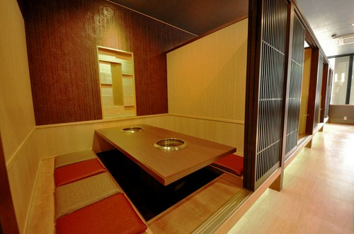 カップルから家族連れまで、用途に応じたお席が選べます