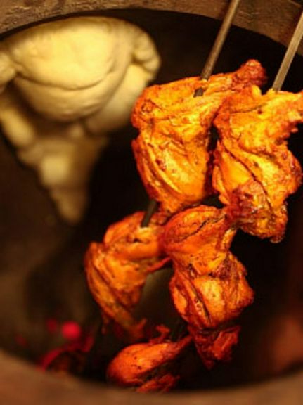スパイスが絶妙な『タンドリーチキン（2ps）tandoori chicken』