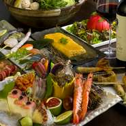 串焼きや串揚げ、出汁巻玉子と人気メニューが目白押しの宴会コース。ワインや日本酒を含む2時間の飲み放題がセットになった料金プランなので、幹事さんも安心です。