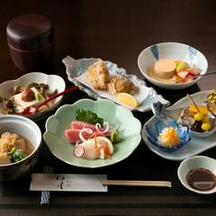 季節の料理をリーズナブルに楽しむ、コース『松』