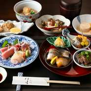 少し贅沢な焼物・刺身をご堪能いただけるコース料理『萩』。家族のお祝いごとやデートなど、幅広い場面でご利用いただけます。