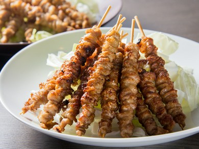 下ごしらえに3日かけた自慢の一品「とり皮」