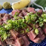 2名様より承ります。　前日までの要予約。
新名物極厚牛タンステーキをご堪能下さい。