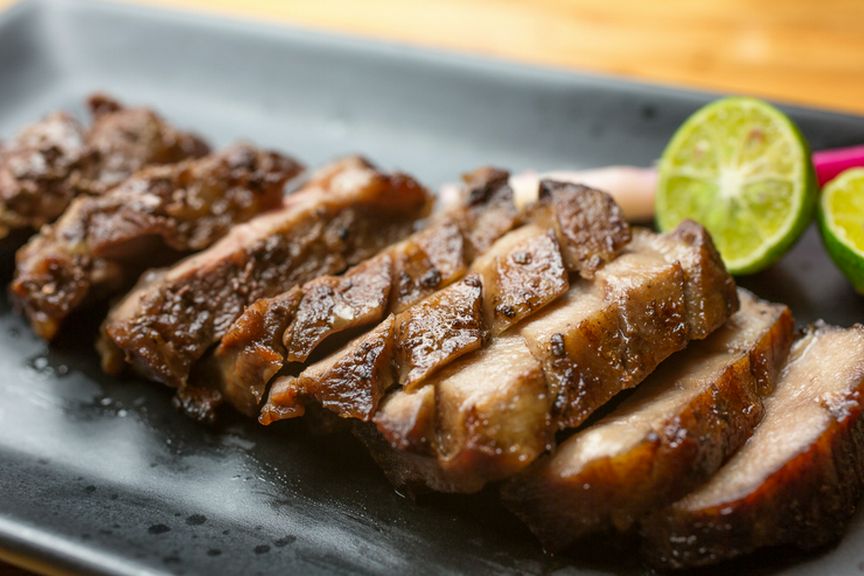 カリカリに炙った若牛の牛タンが美味『牛タン塩焼き』