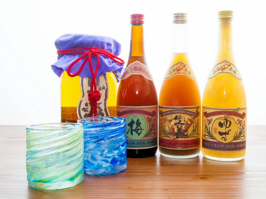 泡盛や焼酎が豊富。ご当地のお酒をじっくりと満喫