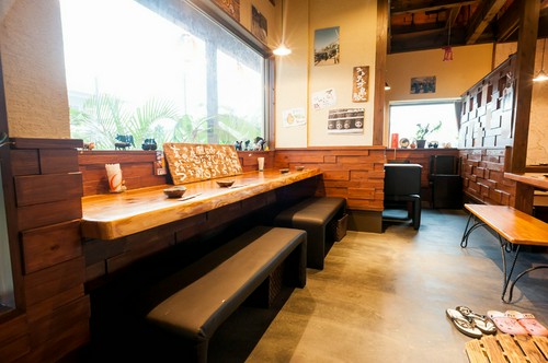 かわいい豚のモチーフがお出迎え。心もホッと癒されます