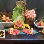 天元豚と山形牛が味わえる店長おすすめの盛り合わせです！！

※盛り合わせ内容は入荷状況により内容が変更になる場合があります。
※写真は（2人前）です