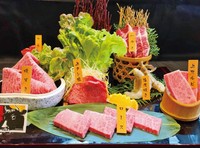 厳選された米沢牛と山形牛はこの上なしの美味しさです！！

※盛り合わせ内容は入荷状況により内容が変更になる場合があります。
※写真は（2人前）です