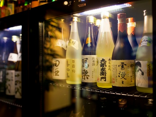 通好みの日本酒も充実のラインナップ