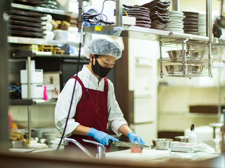 肉がおいしいのはもちろん、細やかな気配りで心地よいおもてなし