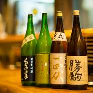 お酒は、焼酎、ウイスキー、カクテルなど充実のラインナップ。特に「日本酒」は、王道から希少価値があるものまで揃えています。数ある中から、お気に入りを探すのもまた楽しい。