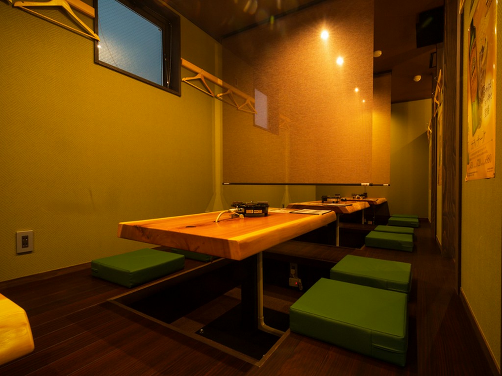 最大20名様まで収容可能な、掘りごたつ席をご用意