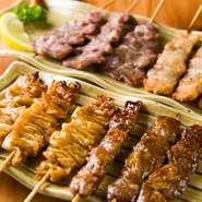 一本一本手差しで仕上げた串を、職人が絶妙な火入れで焼き上げています。どれでも3本390円とリーズナブルですが、迷うなら『塩焼きセット』or『たれ焼きセット』をどうぞ。