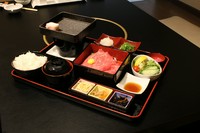 片面だけ軽く焼いて、大根おろしをのせてあっさりポン酢でお召し上がりください。