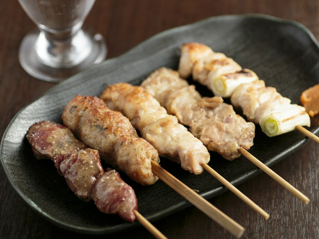 いいネタ＆希少部位が自慢の【炭火焼鳥　kanzo】