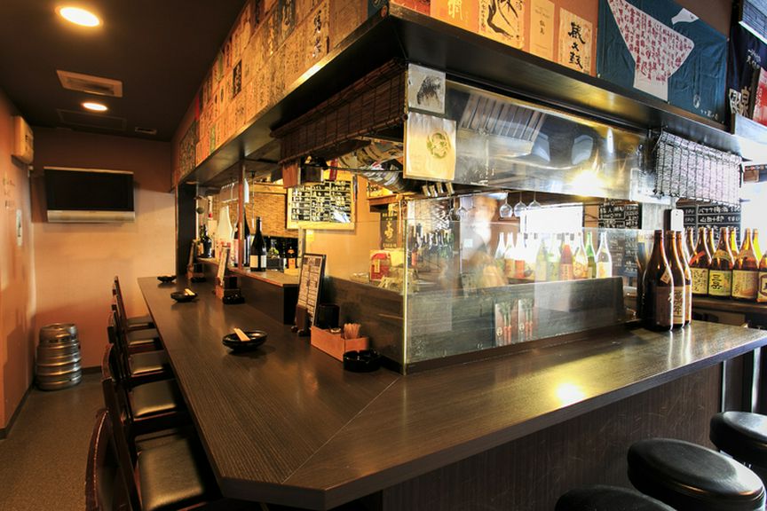 店主との会話もおいしい肴。一人でも気軽に訪れやすい雰囲気