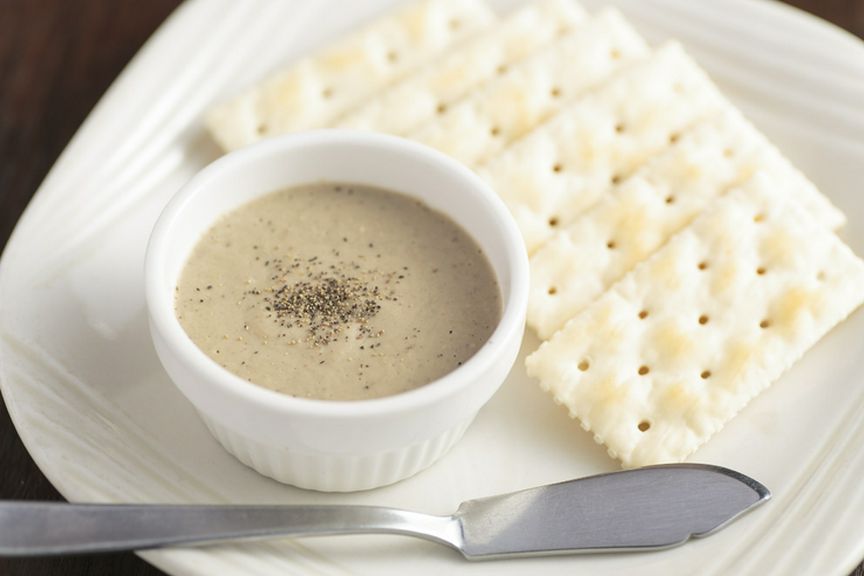 クセがなく食べやすい、色々なお酒にあう『鶏レバーのパテ』