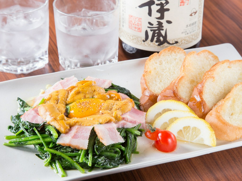 アツアツのほうれん草にウニが絡む『広島発祥ウニホーレン』