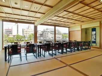 宴会が楽しめ最大30名様利用可能な大広間のお座敷