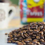 「Lion Coffe」のコーヒー豆など、ハワイ産の食材にこだわるお店